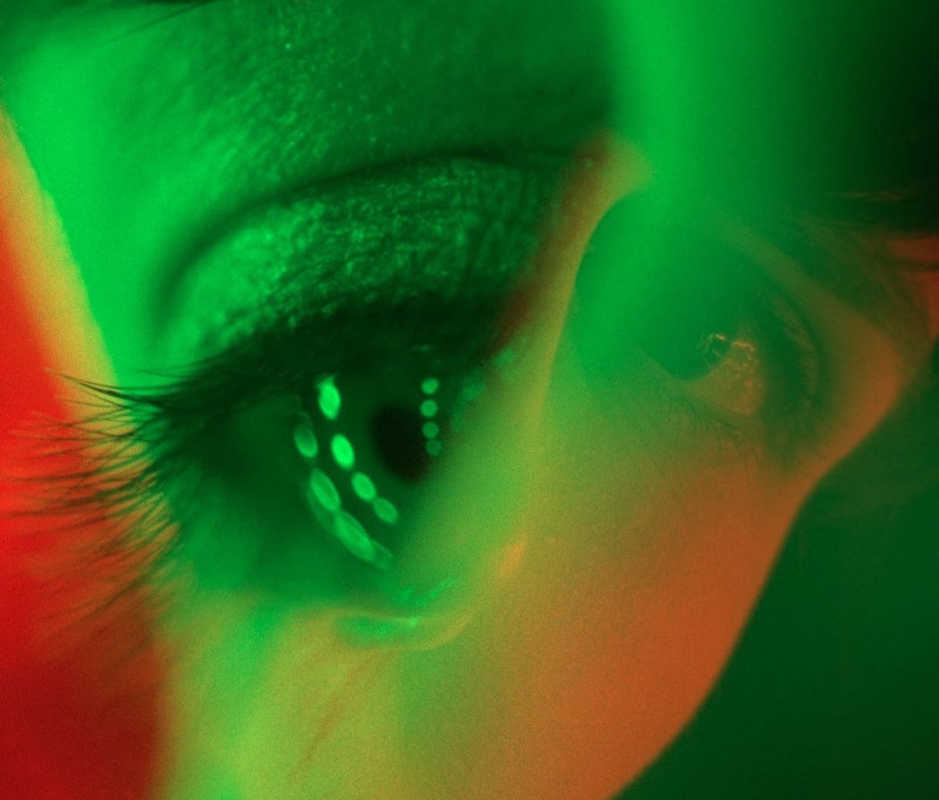HYPNOSIS DISPLAY 1